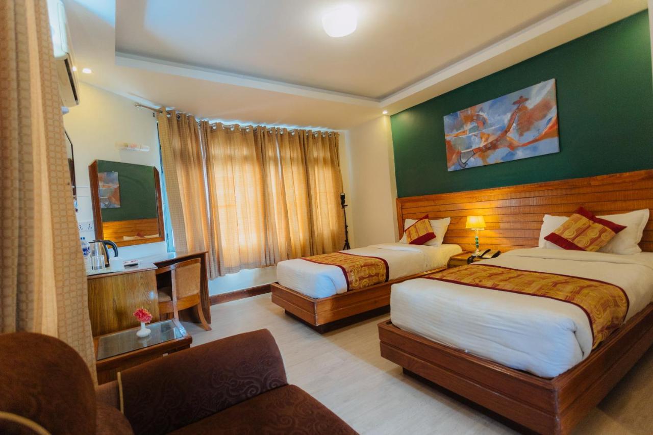 Hotel Tulsi Покхара Экстерьер фото