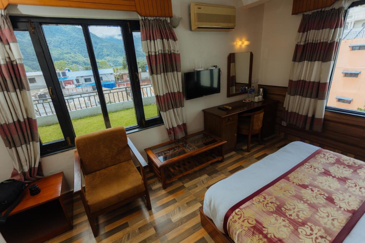 Hotel Tulsi Покхара Экстерьер фото