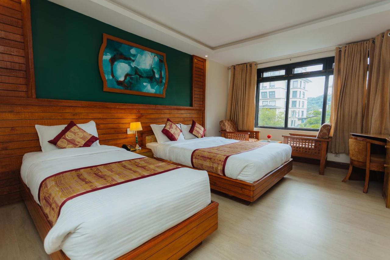 Hotel Tulsi Покхара Экстерьер фото