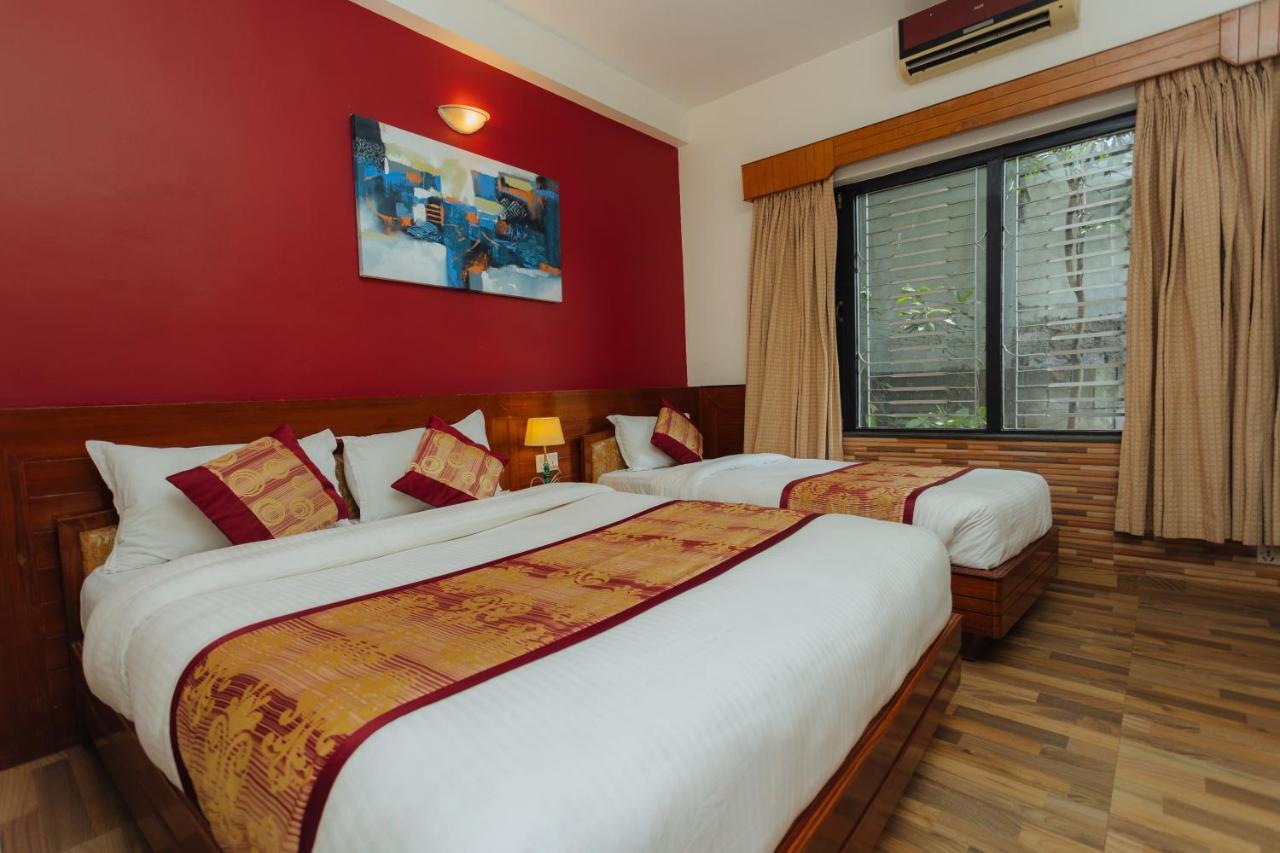 Hotel Tulsi Покхара Экстерьер фото