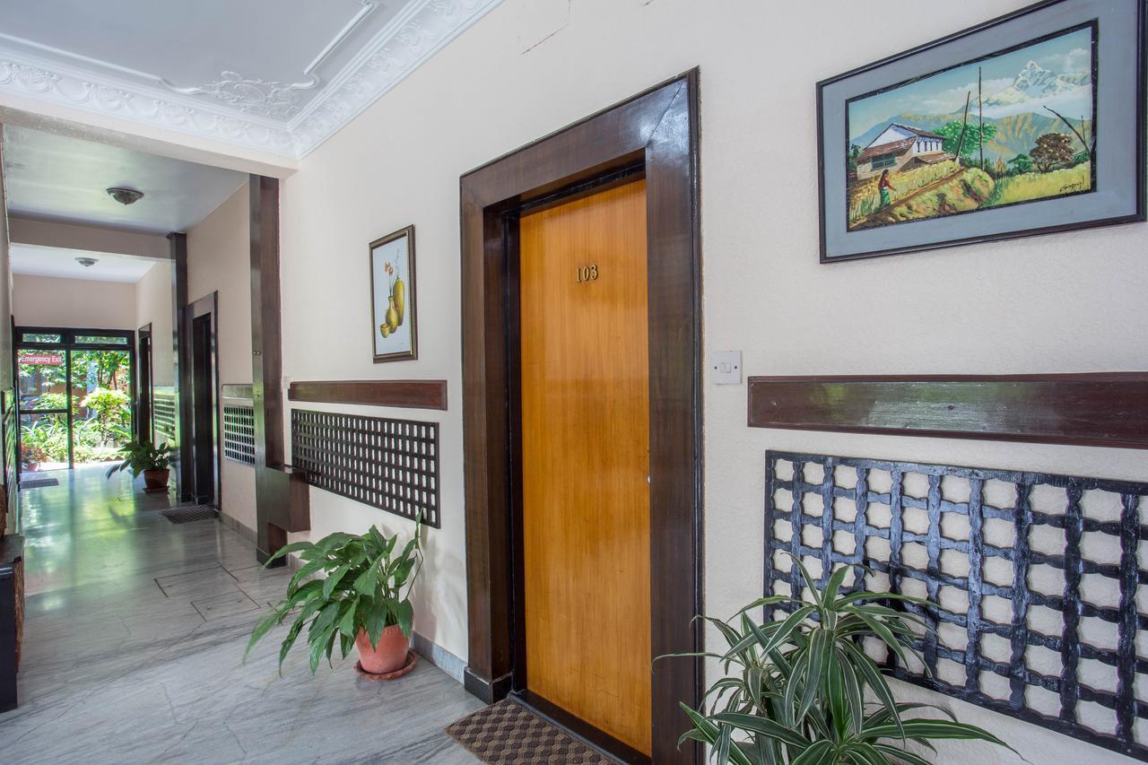 Hotel Tulsi Покхара Экстерьер фото